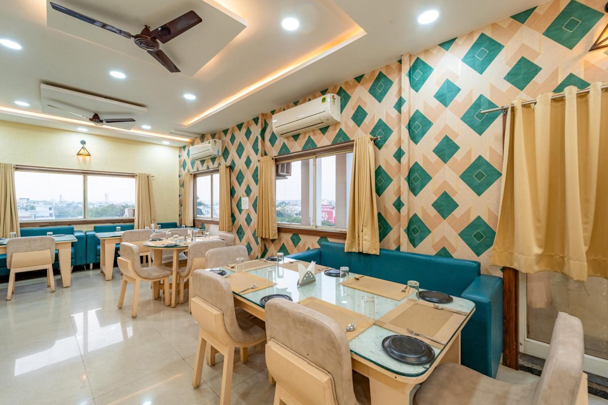 Treebo Premium Zorba Hotel Bhopal Ngoại thất bức ảnh