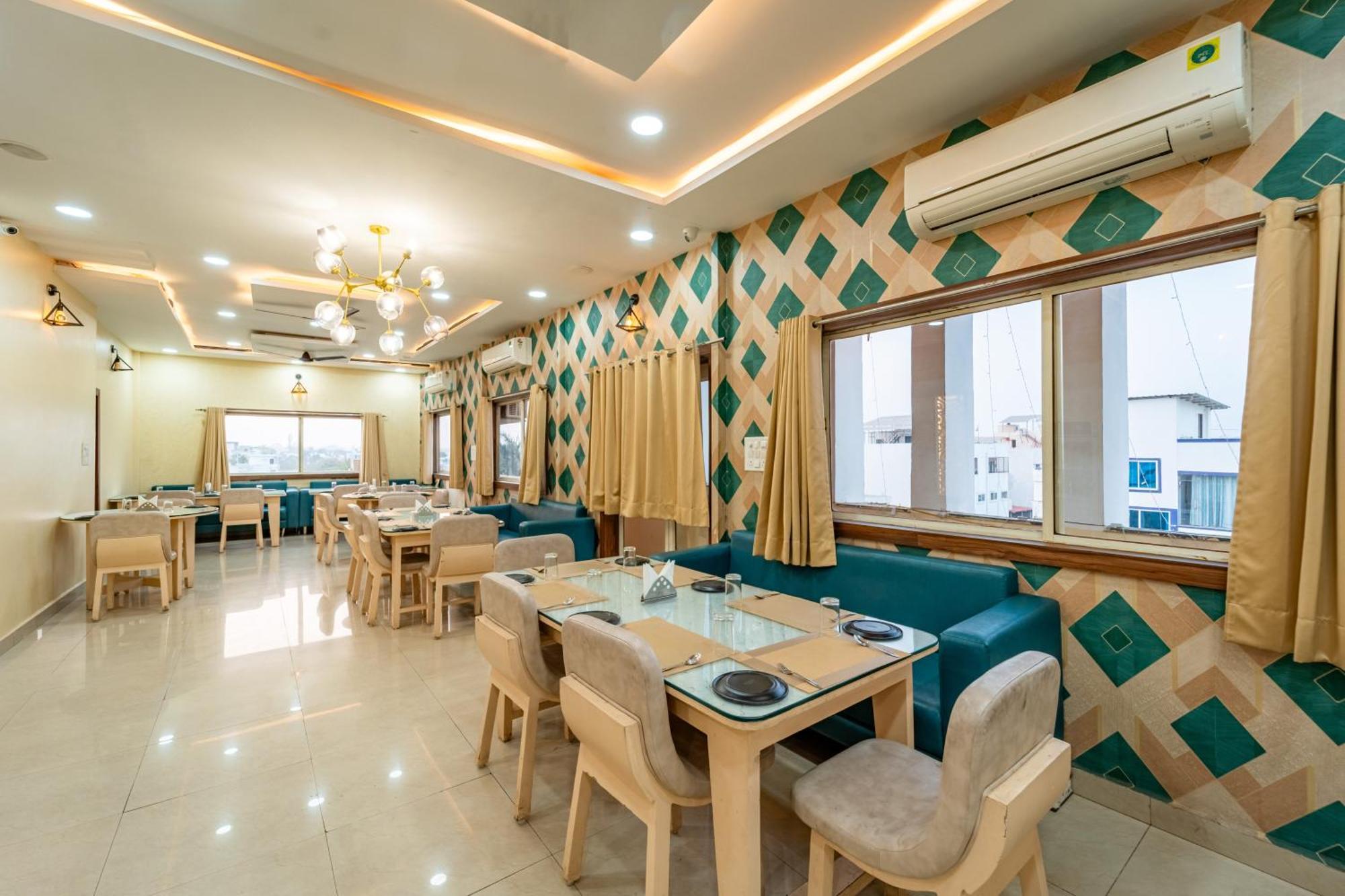 Treebo Premium Zorba Hotel Bhopal Ngoại thất bức ảnh