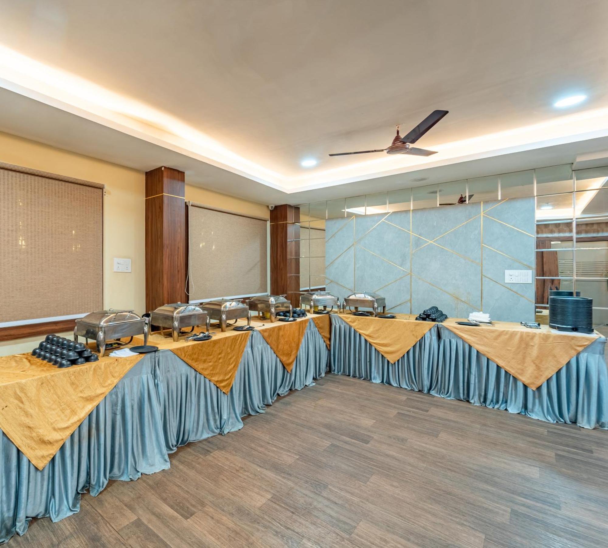 Treebo Premium Zorba Hotel Bhopal Ngoại thất bức ảnh