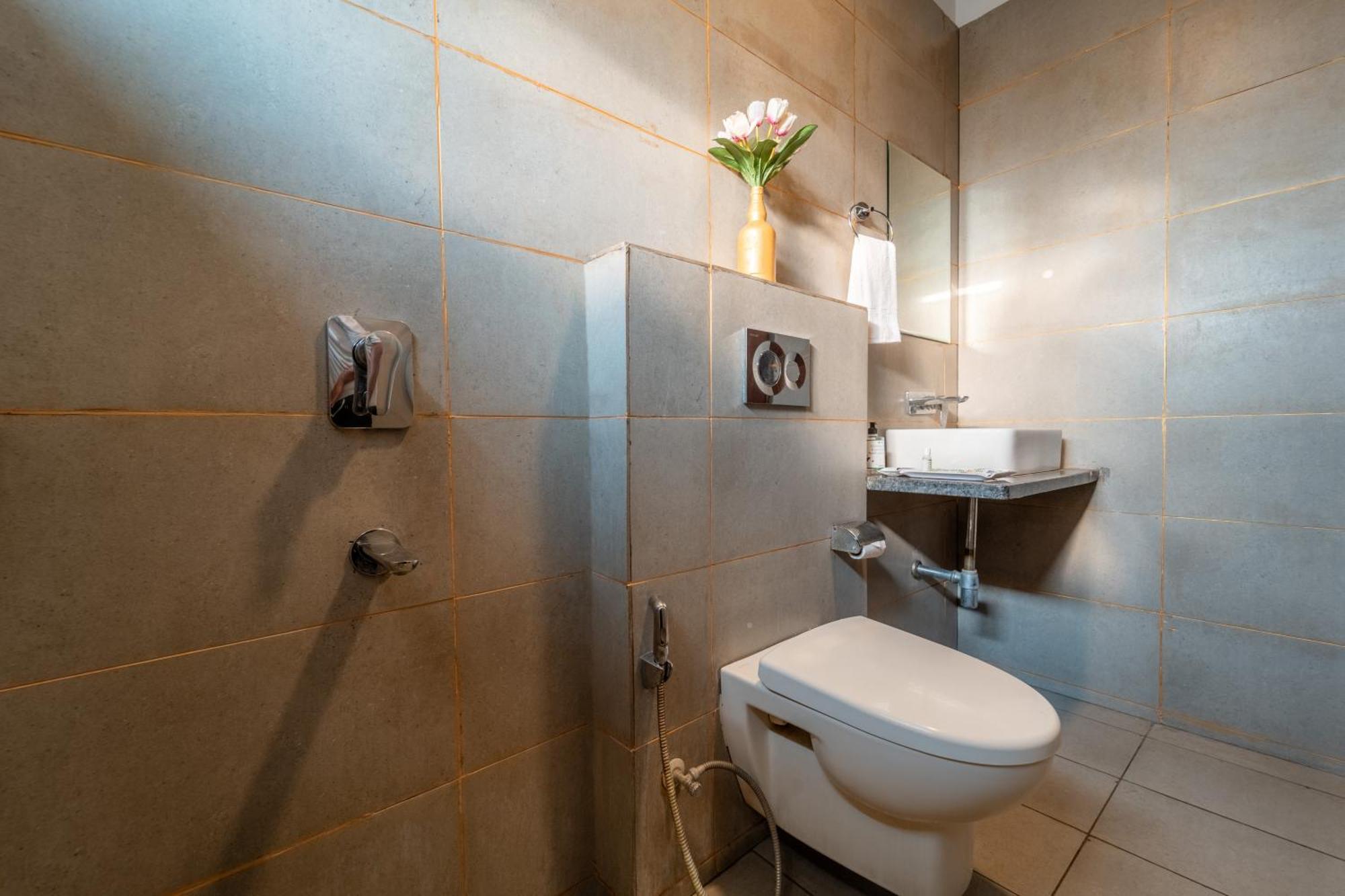 Treebo Premium Zorba Hotel Bhopal Ngoại thất bức ảnh
